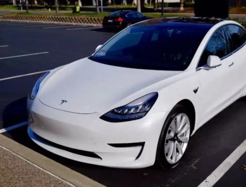 特斯拉有幾款車型后門往上開的？特斯拉model3是a級車還是b級車